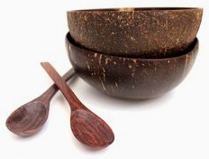 Coconut shells as soup bowls with spoons