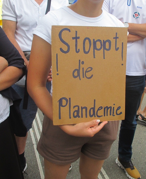 Demo in Uster 25.9.2021:
                    Transparent: Stoppt die Plandemie