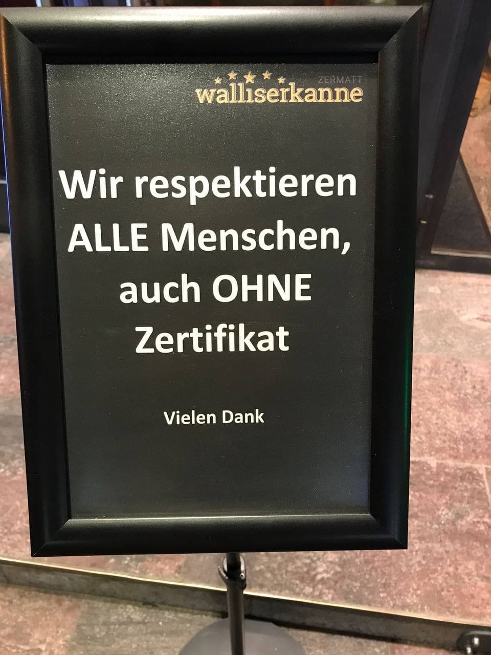 Widerstand Schweiz
                      10.10.2021: Restaurant "Walliser Kanne"
                      ist ohne Zertifikatsterror
