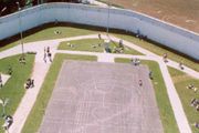 El patio de prisión de
                          Stuttgart-Stammheim tiene un campo de juego