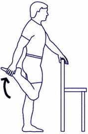 Stretching des
                      Oberschenkelstreckers (Quadrizeps) an einem Stuhl