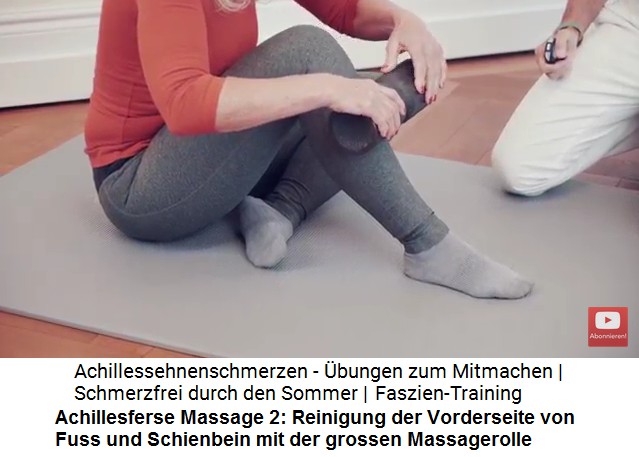 Achillessehne Massage 2: Die grosse
                      Massagerolle wird langsam ber den Fuss und das
                      Schienbein abgerollt 02