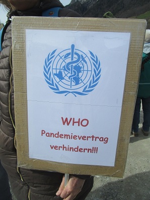 Plakat: "WHO
                Pandemievertrag verhindern!"