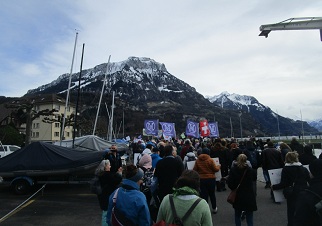 Demo in Brunnen gegen die
                  WHO-Diktatur 9.3.2024 an der Seepromenade 02