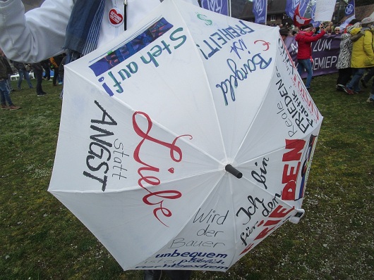 Brunnen
                  Seewiese, ein Demo-Schirm