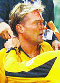Blutender Schiedsrichter in Rom 2004