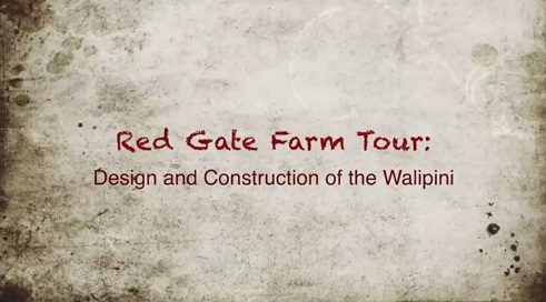 Illinois, la granja Puerta Roja
                                (Red Gate Farm), el ttulo