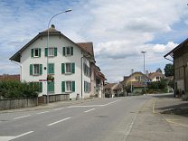 Route du Grand Chemin, Blick in Richtung
                          Dorfzentrum