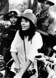 Jane Fonda,
              Antikriegsaktivistin gegen den Vietnamkrieg mit Hearings
              und Fakten