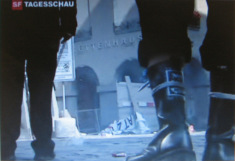 6.10.2007: Schande von Bern 004:
                        Polizeistiefel