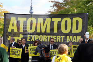 Umweltschtzer protestieren letzten Herbst
                        in Berlin gegen die deutsche Exportgarantie fr
                        Angra 3...