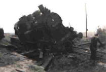 La locomotora de vapor de progreso
                        descarrillaba y fue grande catstrofe ...
