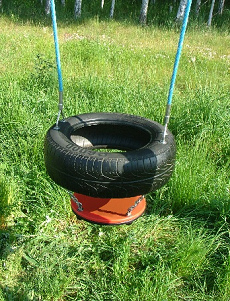 Tire swing 16 with bottom, Lars Laj
                              play devices
