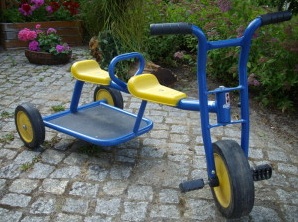 Drive a go-cart 17, a tricycle with a
                            passenger seat, Goehren-Lebbin, Germany