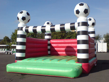 Movement playground: inflatable
                              jumping castle "Fussballarena"
                              ("Soccer Arena"), Oppenmann
                              Events, Germany
