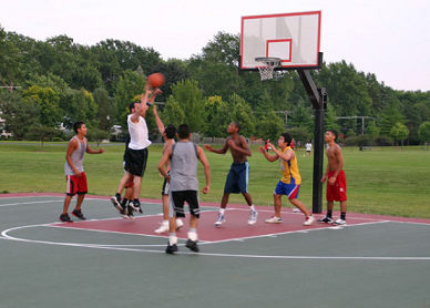 Basketball court of the Prairie
                                Lakes Community Center in Illinois in
                                the criminal "USA"