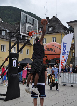 Streetball 03 with
                              collapsible and flexible hoop, Zell am
                              See, Austria
