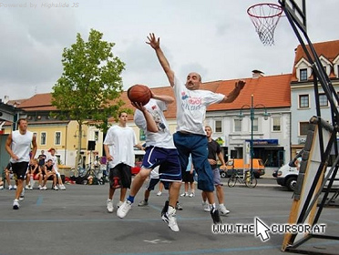 Streetball 04 with
                              collapsible and flexible hoop, no
                              location, Austria