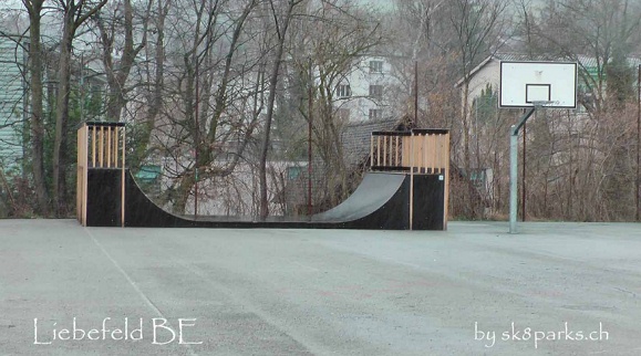 Skatepark 33: skater ramp in
                              Liebefeld, canton of Berne, Switzerland