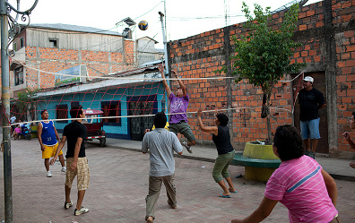 Street-Volleyball 01
                              in jungle town of Pucallpa, Peru