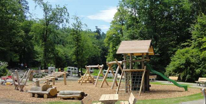 Spielplatz ohne Bume
                            und ohne Schatten, Uetliberg, Region Zrich