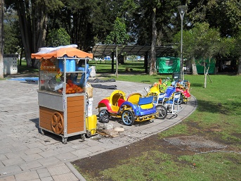 Go-Cart ausleihen 01, Ejido-Park,
                                Quito, Ecuador