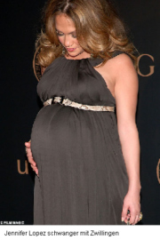 Zwillinge im Bauch, z.B. bei Jennifer
                          Lopez 2008/2009 (Foto: Filmmagic)