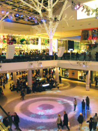 Centro comercial, en
                        ingls "shopping mall" o
                        "shopping mall", aqu en Westfield en
                        Londra