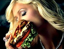 La comida
                        "normal" con hamburguesas que son ms
                        ancha que la cara del consumente en los Estados
                        daa mucho, y los americanos se dejan daar...