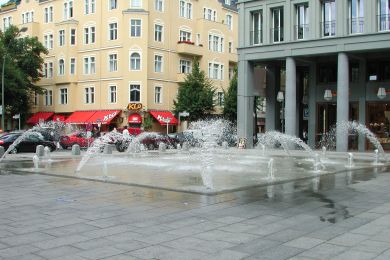 Fontnenplatz am
                        Walter-Benjamin-Platz in Berlin-Scharlottenburg
