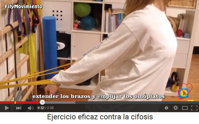 Ejercicio 2, parte 2, extender los brazos y
                    empujar los om�platos con las cuerdas en las
                    mu�ecas