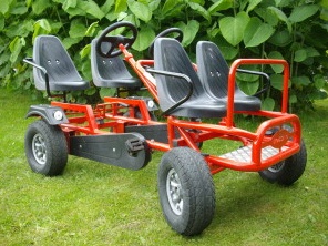 Drive a go-cart 12, a
                            go-cart for four persons, children in the
                            front, Goehren-Lebbin, Germany
