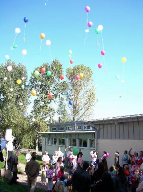 Playground party 06,
                            balloon action in Calw