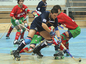 Roller skate hockey
                              with gloves, no location