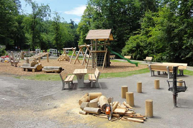 Sitzpoller 02 am
                                Spielplatz Uetliberg, Region Z�rich